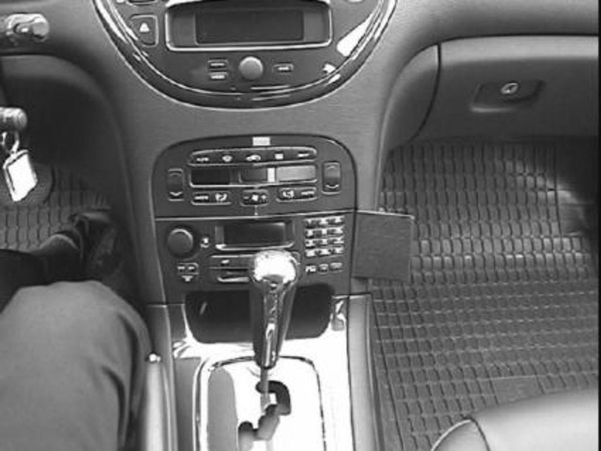 Brodit ProClip 852850 Peugeot 607 2001-2010 Vinklet