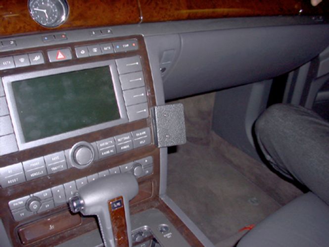 Hovedbilde Brodit ProClip 853180 Volkswagen Phaeton 2002-2009 Vinklet