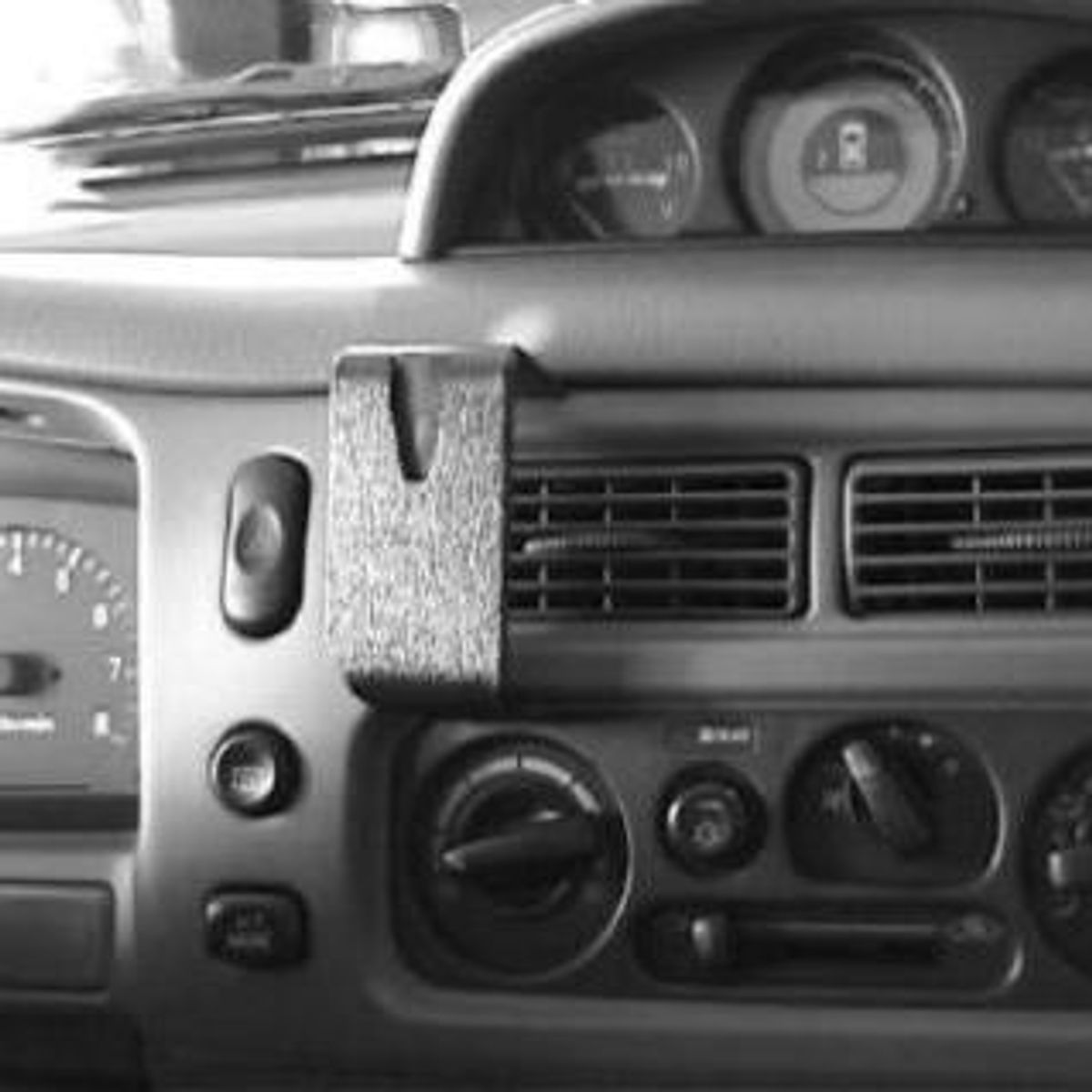 Brodit ProClip 852447 Mitsubishi Pajero Sport 1999-2006 Senter