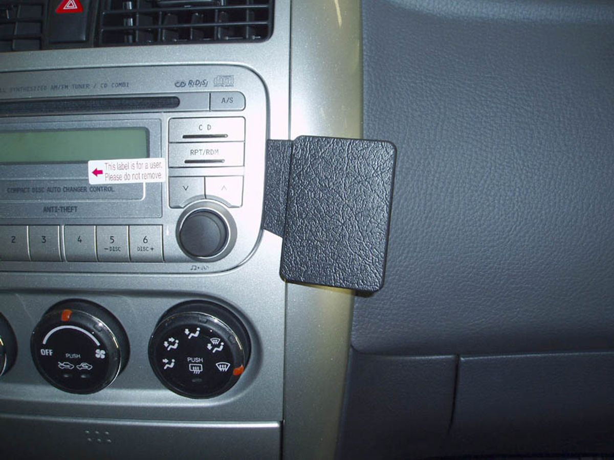 Brodit ProClip 853406 Suzuki Liana 2004-2006 Vinklet