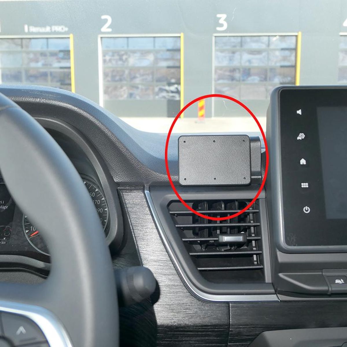 Brodit ProClip 855717 Renault Traffic, Nissan Primastar 2022 --> Senter