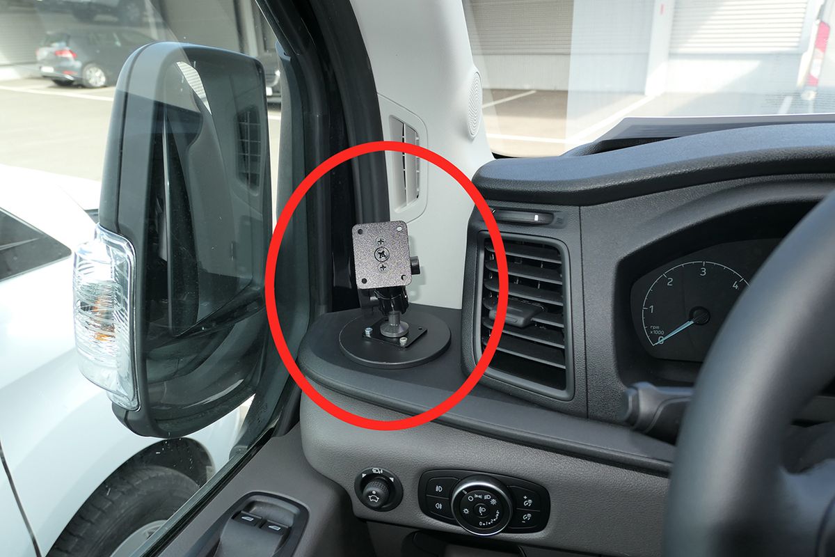 Brodit ProClip 213566 Forsterket Ford Transit 2020--> Venstre