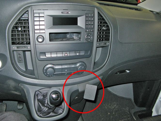 Hovedbilde Brodit ProClip 855063 Mercedes Benz Vito 2015-2023 Vinklet