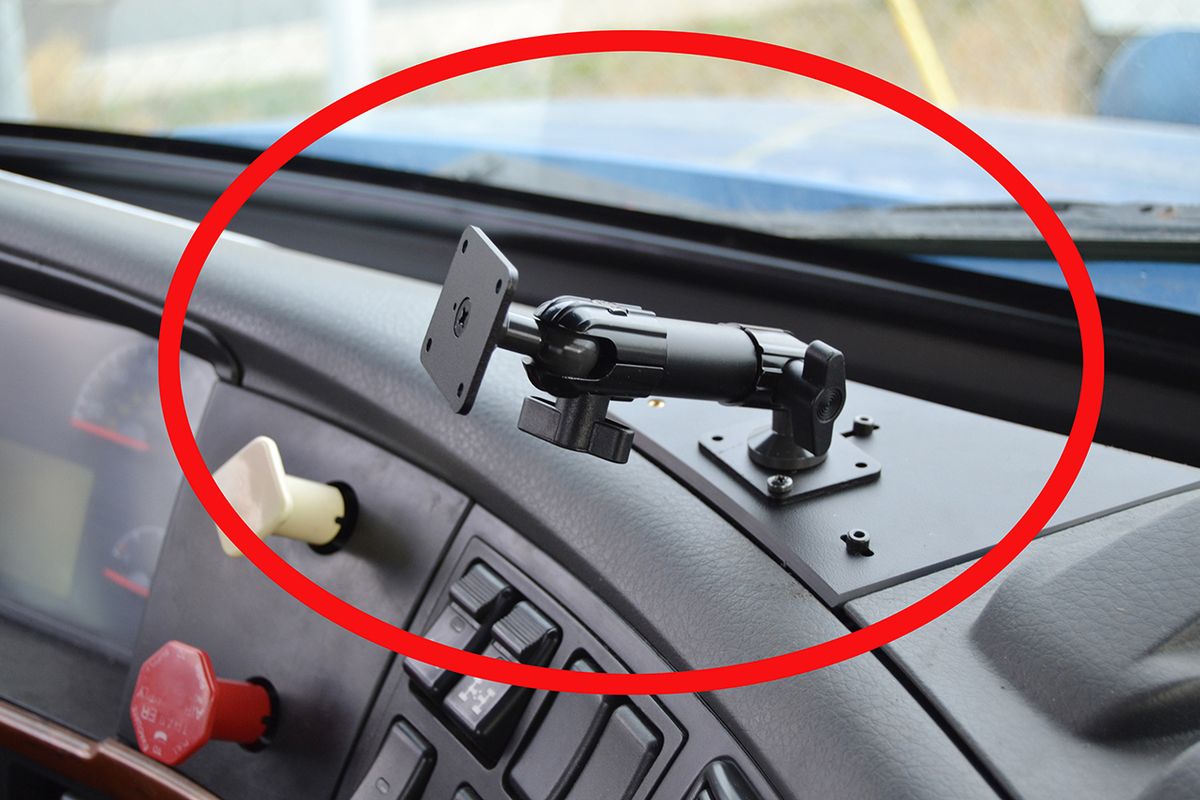 Brodit ProClip 213547 Volvo FH, NH, FM 2002-2007 Senter