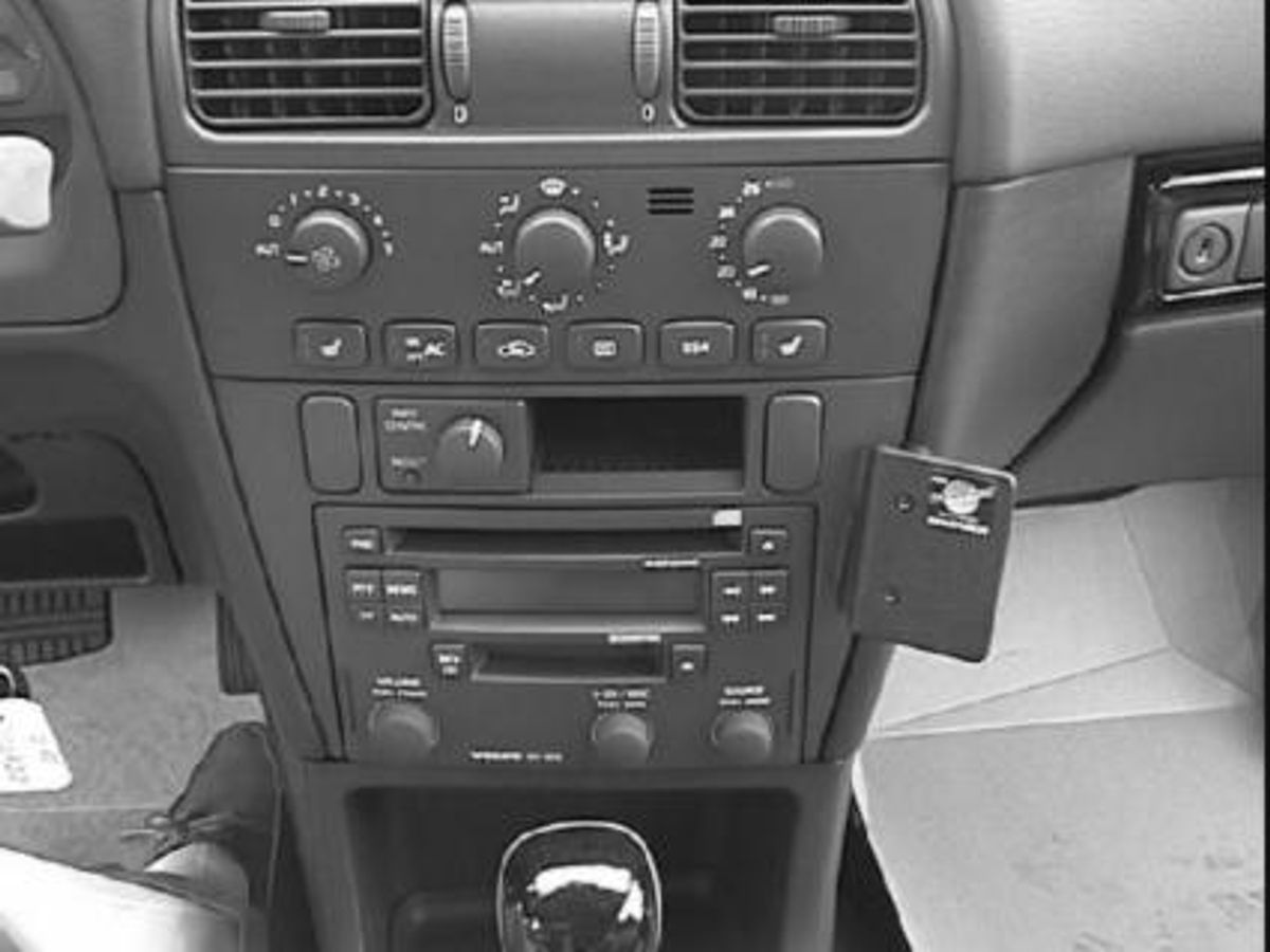 Brodit ProClip 852825 Volvo V40, S40 2001-2004 Vinklet